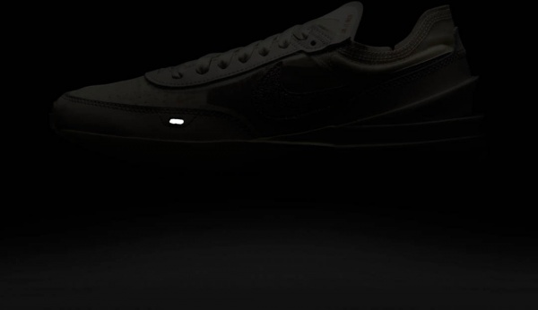 Кросівки Nike WAFFLE ONE FB1298-101 р.38 бежевий