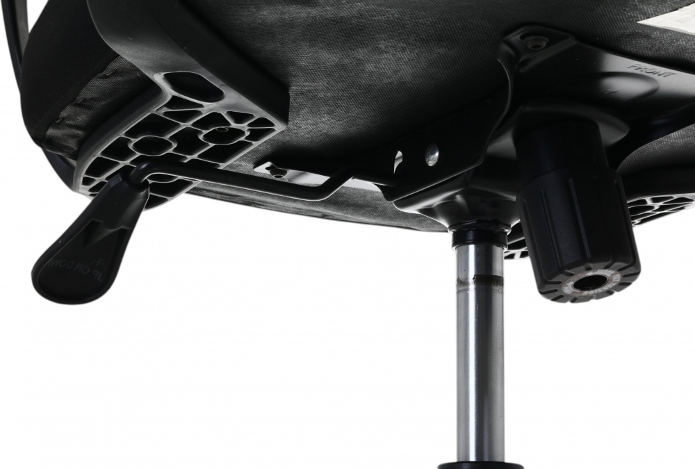 Кресло офисное Центр Меблів Дороти черный