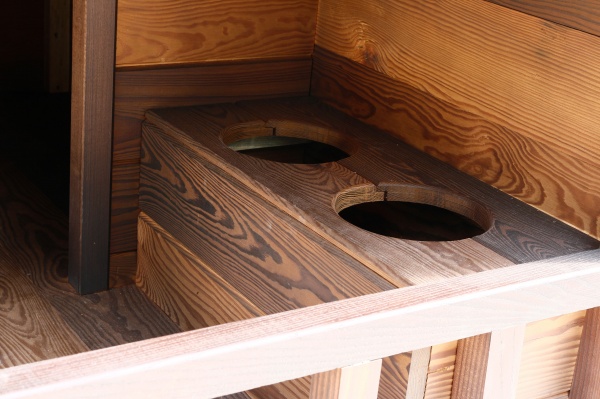 Дом для собак Комфорт 1500х650 мм с подставкой средняя сосна термо