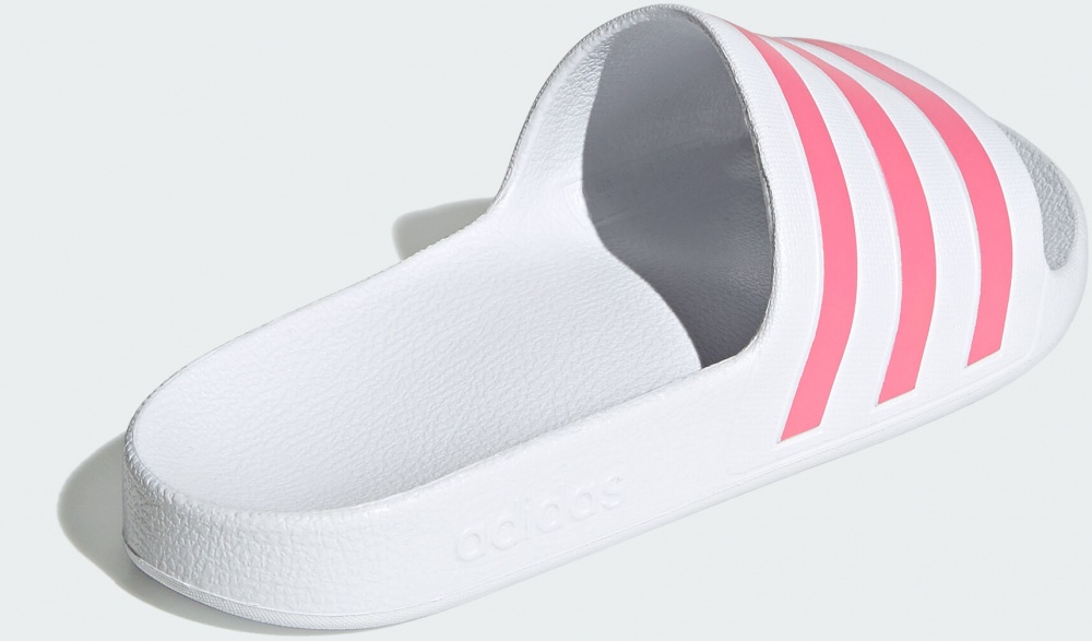 Шльопанці Adidas ADILETTE AQUA GZ5237 р.40 2/3 білий
