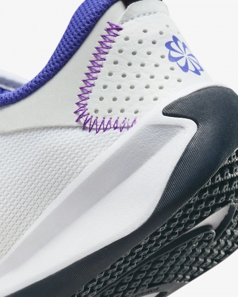 Кроссовки Nike NIKE OMNI MULTI-COURT DM9027-104 р.39 белый