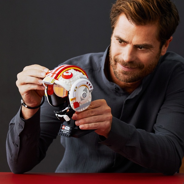 Конструктор LEGO Star Wars Шолом Люка Скайвокера (Червоний-5) 75327