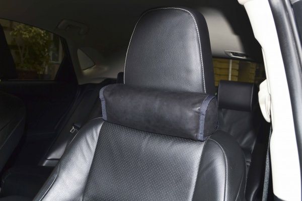 Подушка дорожня Kerdis Валик екозамша чорна 