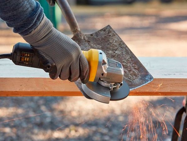 Болгарка (угловая шлифмашина) Stanley FatMax FMEG220