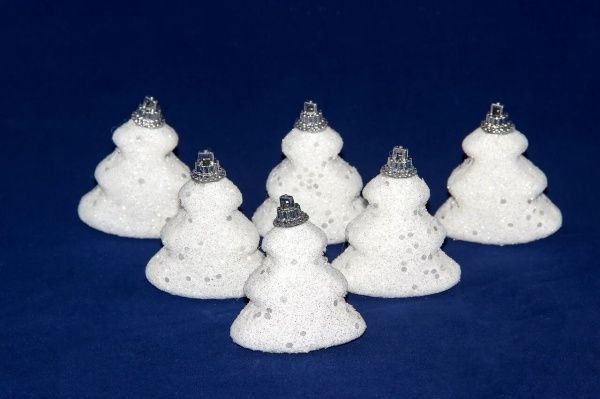 Набор елочных игрушек Елочки с блестками 200329 5,5 см 6 шт./уп. 
