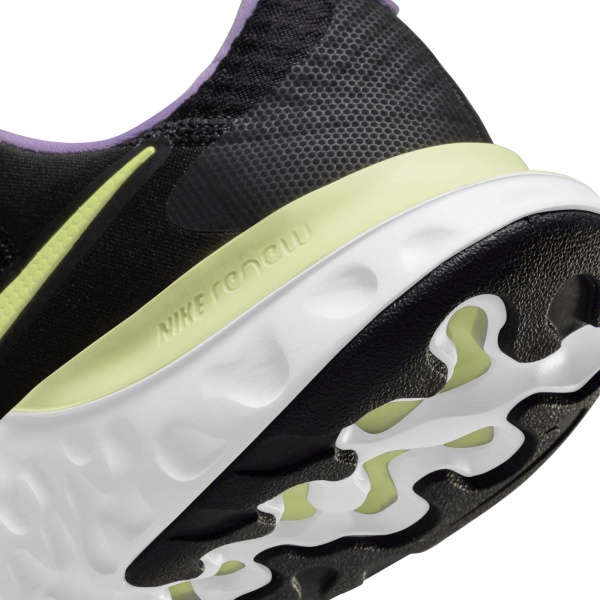 Кроссовки Nike Nike Renew Run 2 CW3259-013 р.US 6Y черный