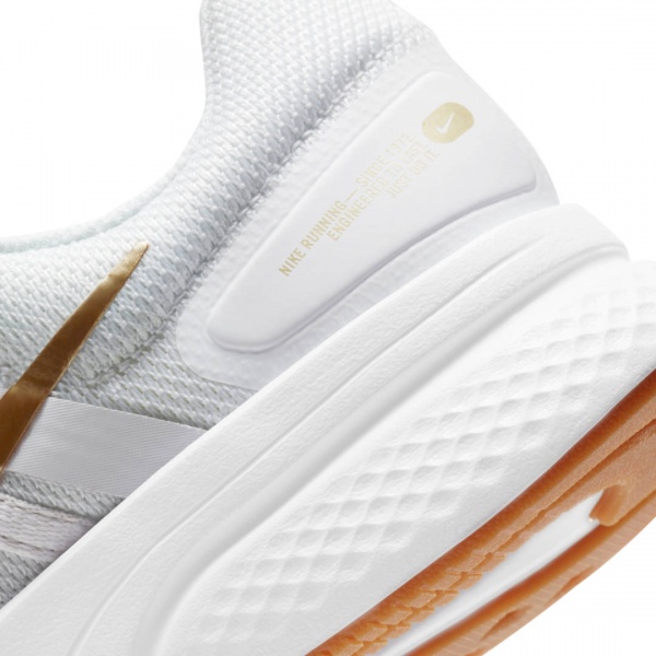 Кроссовки Nike W NIKE RUN SWIFT 2 CU3528-010 р.US 5,5 белый