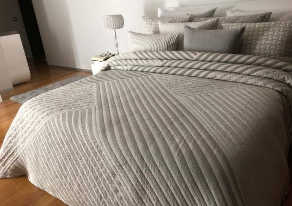 Покривало Aveiros 160x220 см La Nuit темно-бежевий 