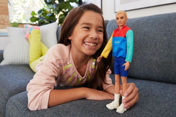 Лялька Barbie Кен Модник у світшоті в стилі печворк GRB88