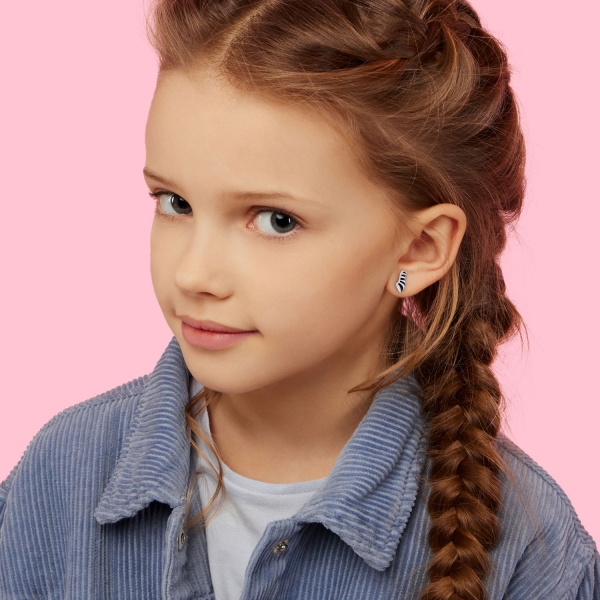 Серьги-пусеты UMa&UMi Зебрятко с флажком