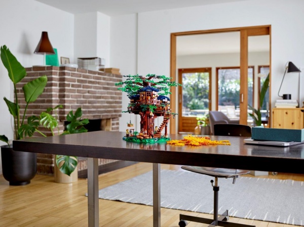 Конструктор LEGO Ideas Будиночок на дереві 21318