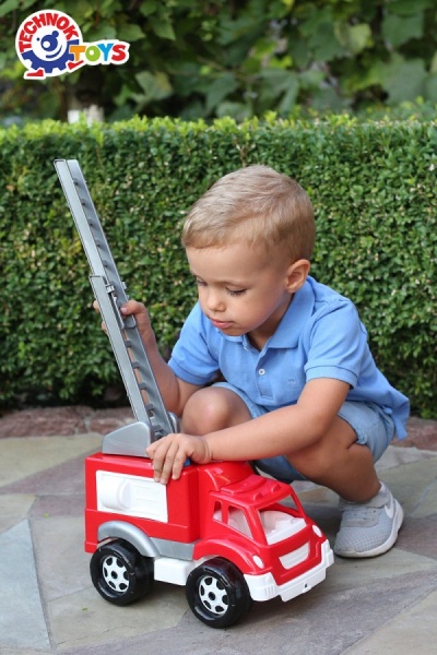 Вантажівка ТехноК з висувною драбиною 5392