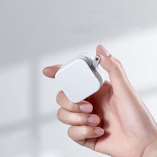 Сетевое зарядное устройство ESR USB-C mini PD Charger 20W для быстрой зарядки iPhone 