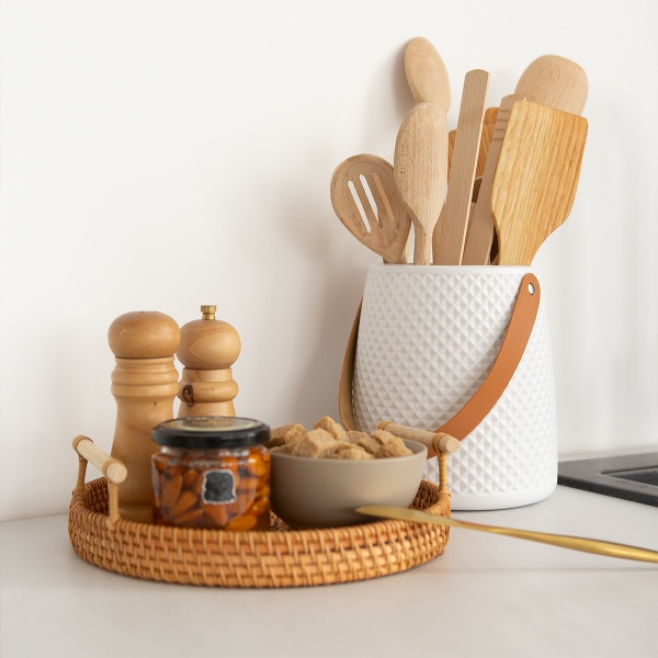 Ваза пластиковая MVM DH-FLOWERS-10 WHITE 17,5 см 