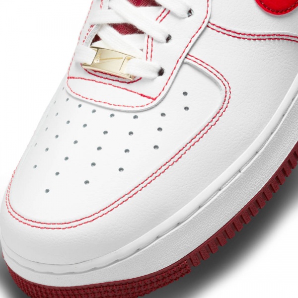 Кроссовки Nike Nike Air Force 1 '07 DA8478-101 р.US 9,5 бело-красный