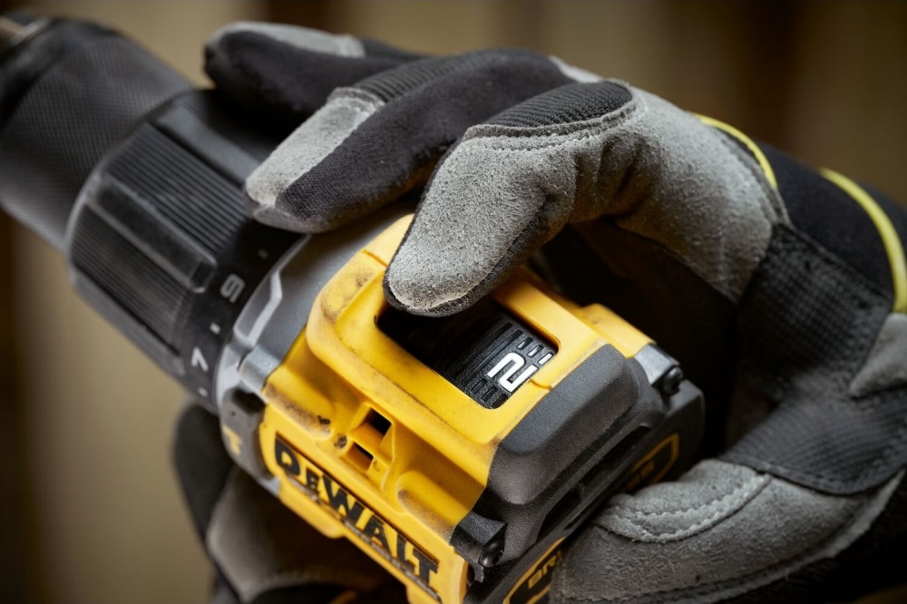 Шуруповерт ударный аккумуляторный DeWalt DCD799D2T