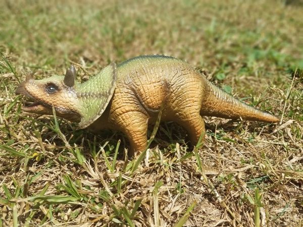 Динозавр Lanka Novelties Трицератопс 32 см 21222 