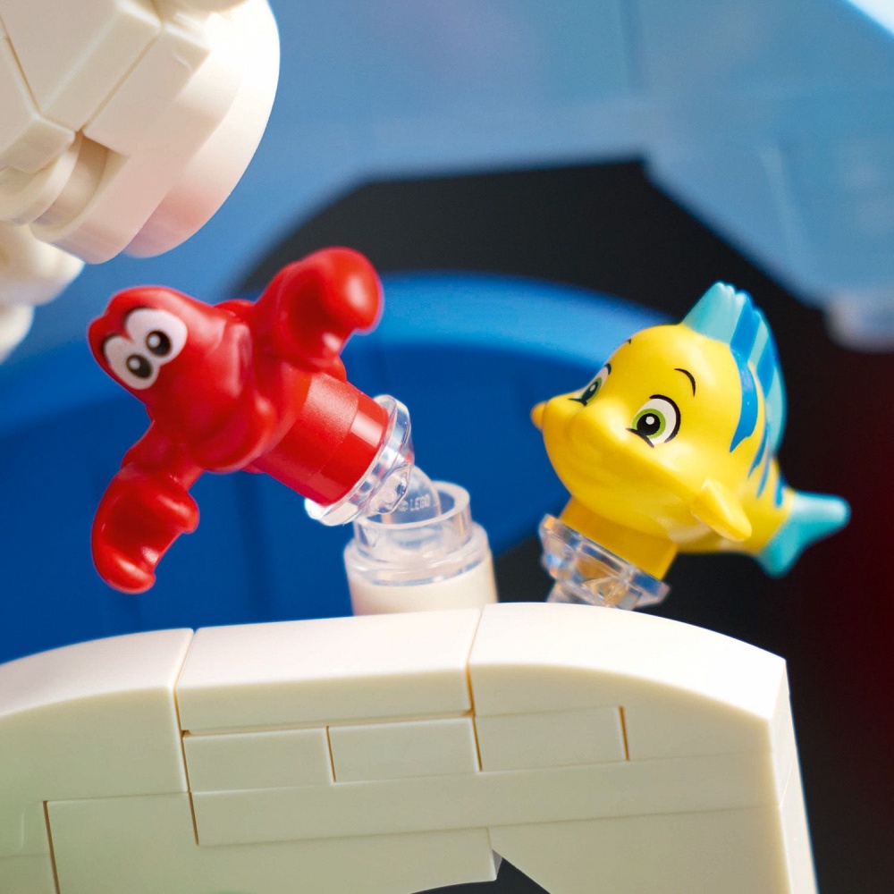 Конструктор LEGO Ideas Диснеевская магия 21352