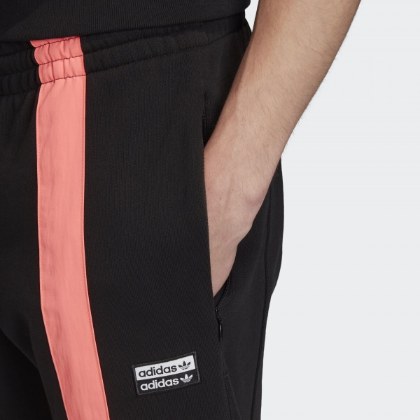 Брюки Adidas FS SWEATP FM2231 р. 2XL черный