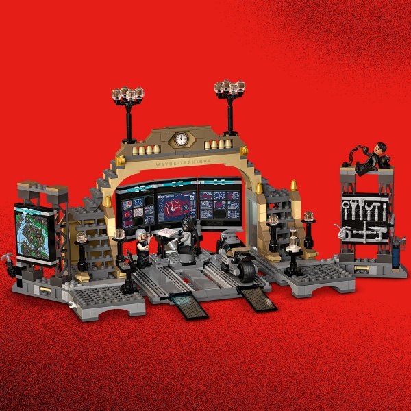 Конструктор LEGO Super Heroes DC Печера Бетмена: сутичка із Загадником 76183