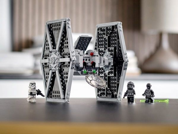 Конструктор LEGO Star Wars Имперский истребитель TIE 75300