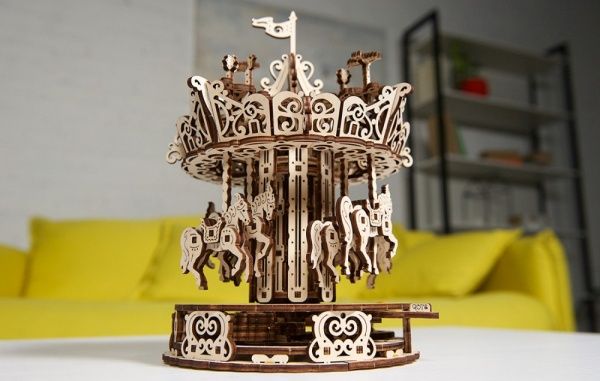 Деревянный 3D-конструктор UGEARS Карусель