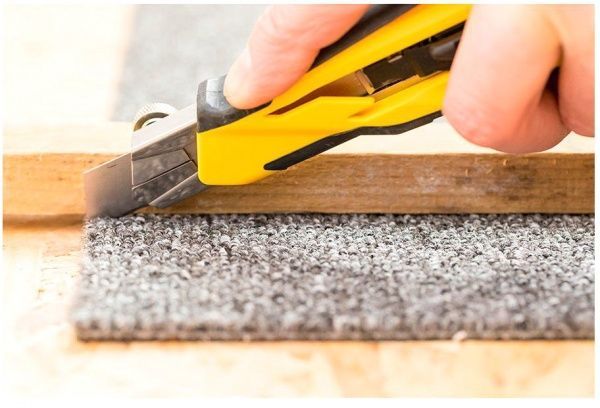 Нож Stanley с выдвижным сегментным лезвием 18 мм STHT10270-0