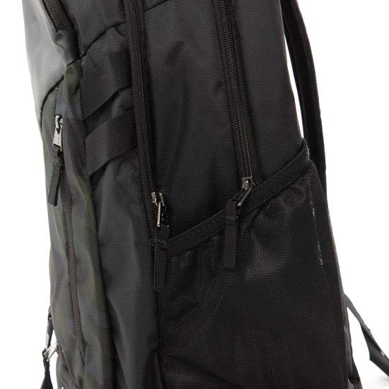 Рюкзак спортивный Under Armour 1342651-001 26 л черный