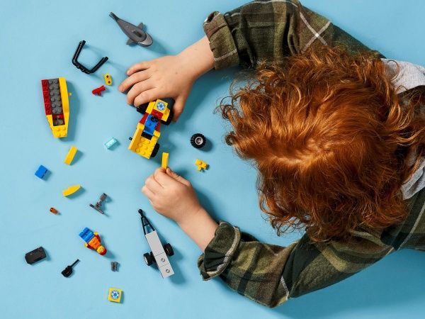 Конструктор LEGO City Пляжный спасательный вездеход 60286