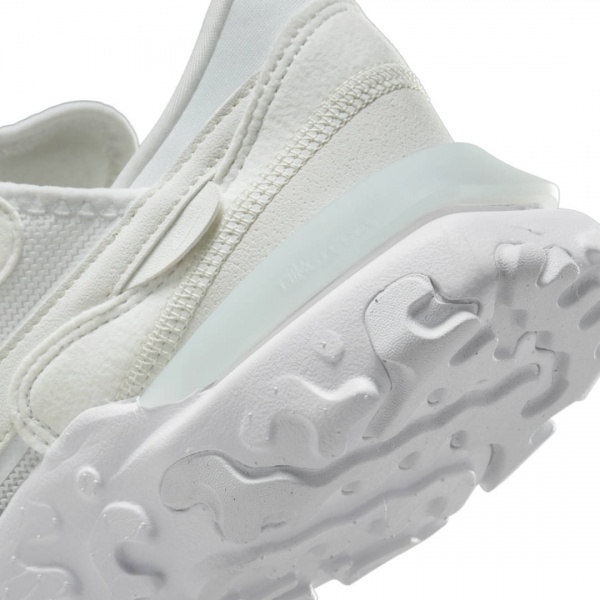 Кросівки Nike REACT R3VISION DQ5188-100 р.40,5 білий