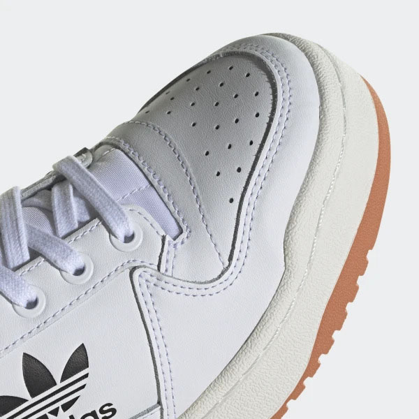 Кросівки Adidas HQ8816 р.40 2/3 білий