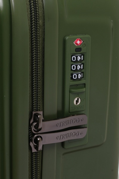 Чемодан 40 л зеленый LS22400 48х36х23 ABS 