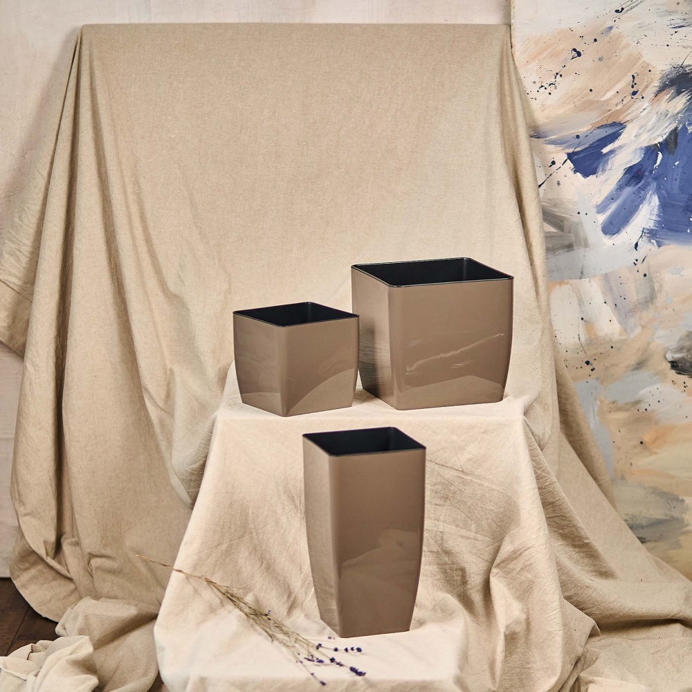 Вазон пластик Квадро 16х16х30 см квадратний капучино 2,7 л Алеана