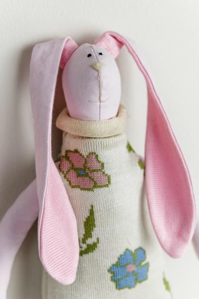 Декорация пасхальная Зайка April Она