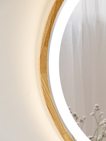 Дзеркало з вбудованим підсвічуванням Luxury Wood Perfection Slim LED ясен натуральний D650 мм 