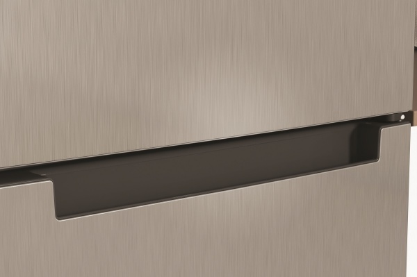 Холодильник Indesit INFC8TI21X0