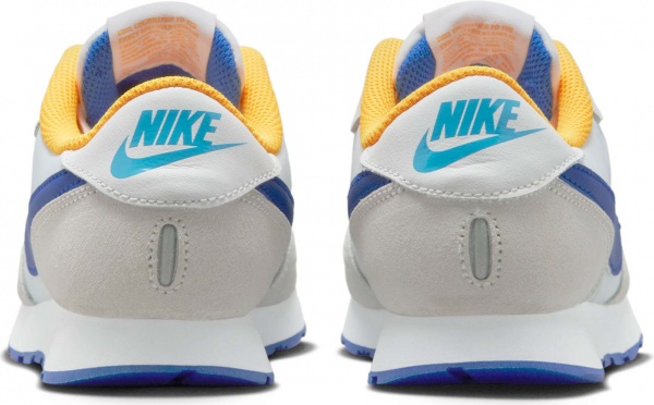 Кросівки Nike MD VALIANT CN8558-110 р.37,5 білий