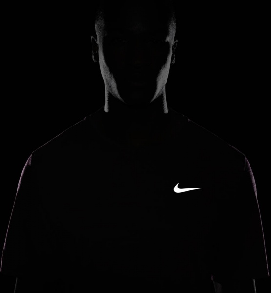 Футболка Nike M NK DF MILER TOP SS CU5992-610 р.M фіолетовий
