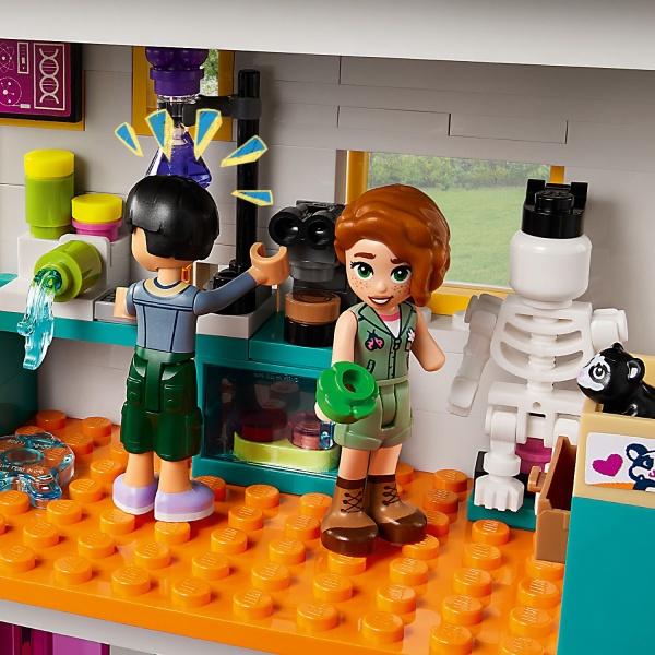 Конструктор LEGO Friends Хартлейк-City Міжнародна школа 41731