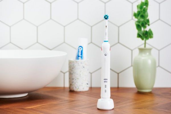 Электрическая зубная щетка Oral-B Smart 4 4100s D601.524.3 CR