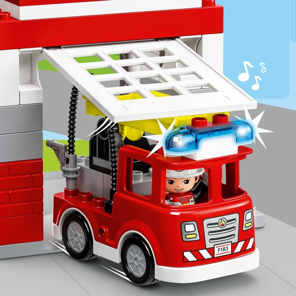 Конструктор LEGO DUPLO Пожежне депо та гелікоптер 10970