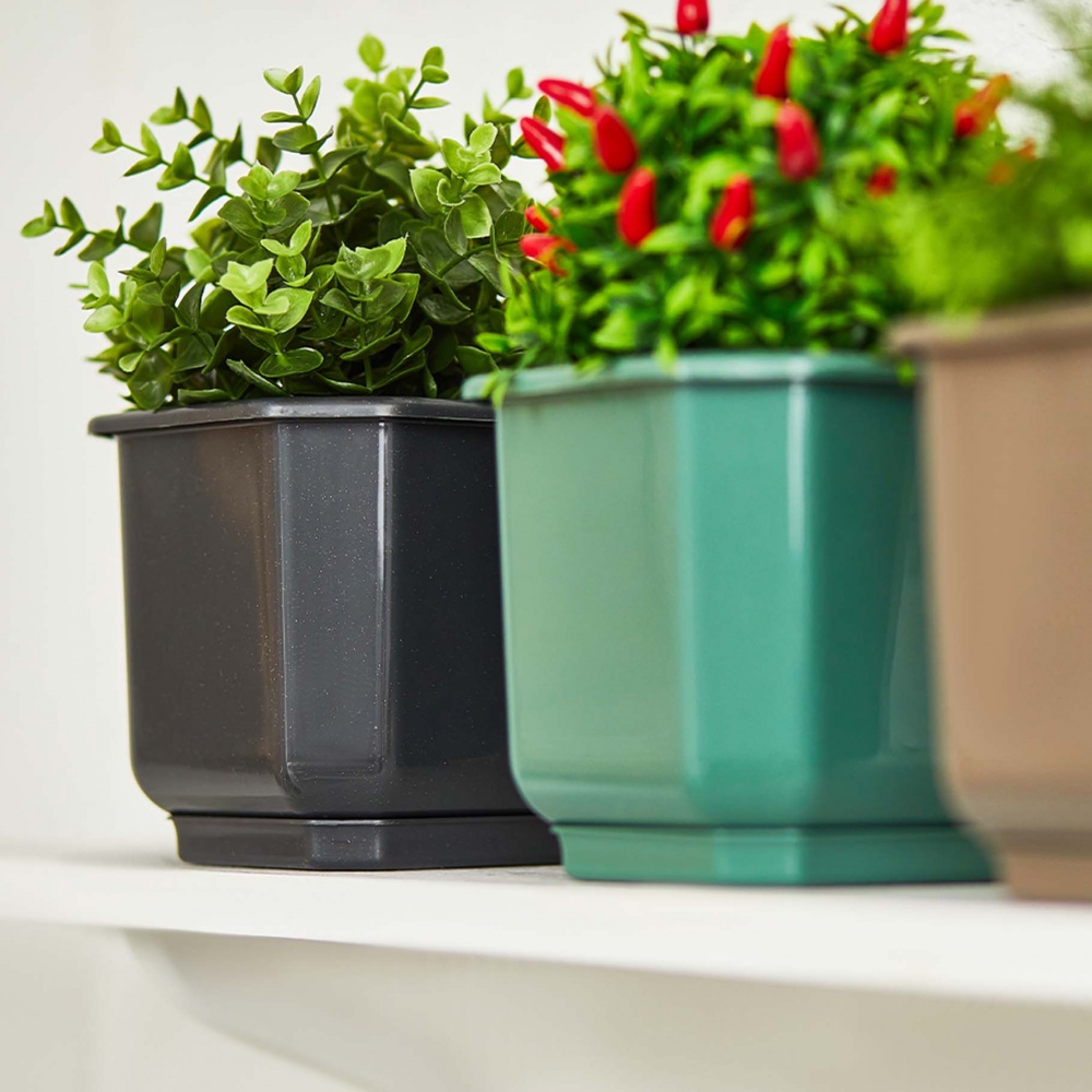 Вазон пластиковий Дама з підставкою 12х12 см квадратний граніт 0,8 л Алеана