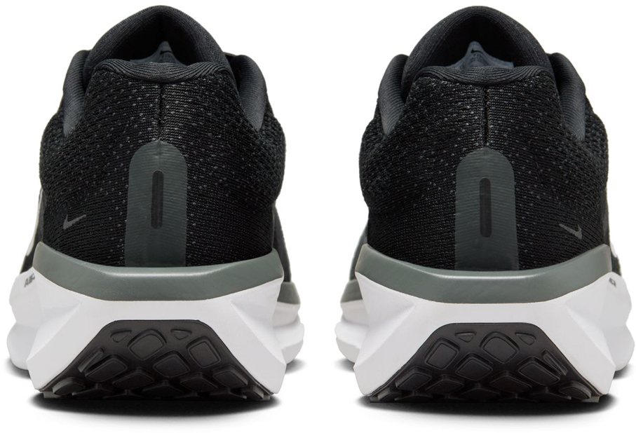 Кросівки чоловічі Nike WINFLO 11 FJ9509-001 р.41 чорні