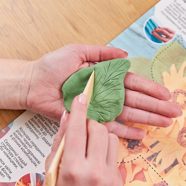 Набір для створення об'ємної картини Соняшники 30х40 см 10008 OKTO 