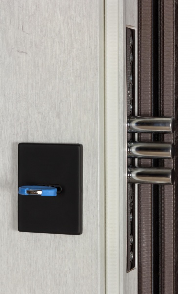 Двері вхідні Булат К-8 (квадро) 539/237 mamba morion / рустик авиньйон блан 2050x850 мм праві