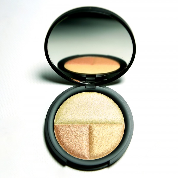 Пудра-хайлайтер KARAJA K-Light №1 12 г