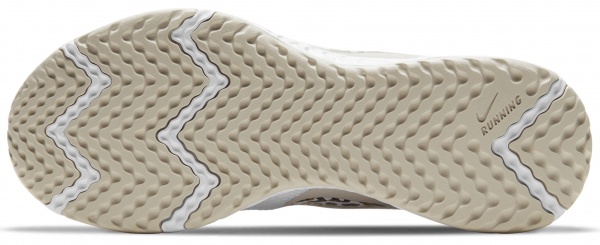 Кроссовки Nike Revolution 5 DA3083-110 р.US 8,5 белый