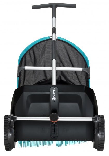 Щетка для улицы Gardena для уборки листьев с колесами и контейнером