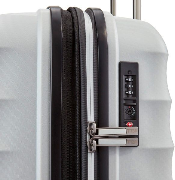 Чемодан Titan M 67 70 л белый Highlight 