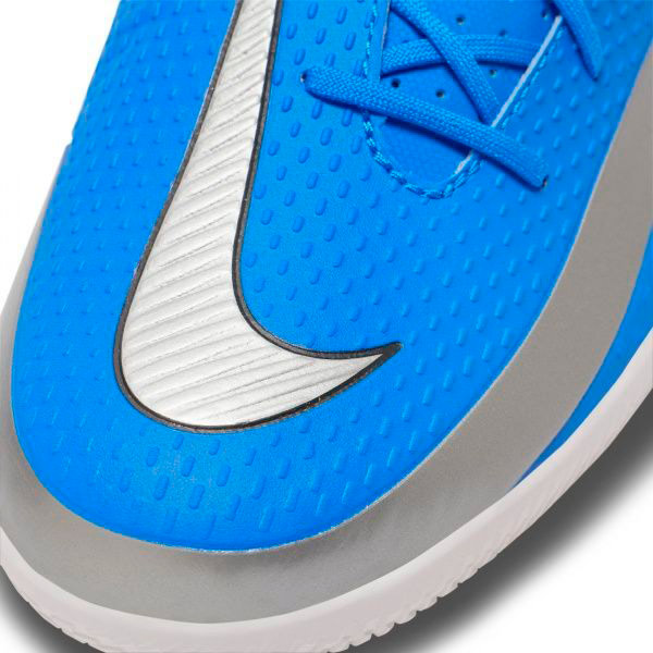 Бутси Nike Phantom GT Club IC CK8466-400 р. US 8 білий
